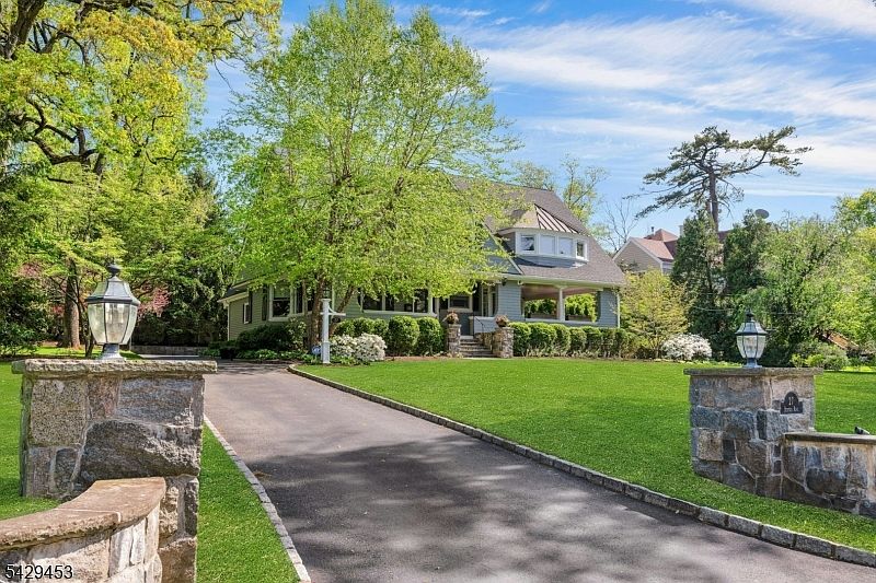 1st image of 27 Bedford Rd