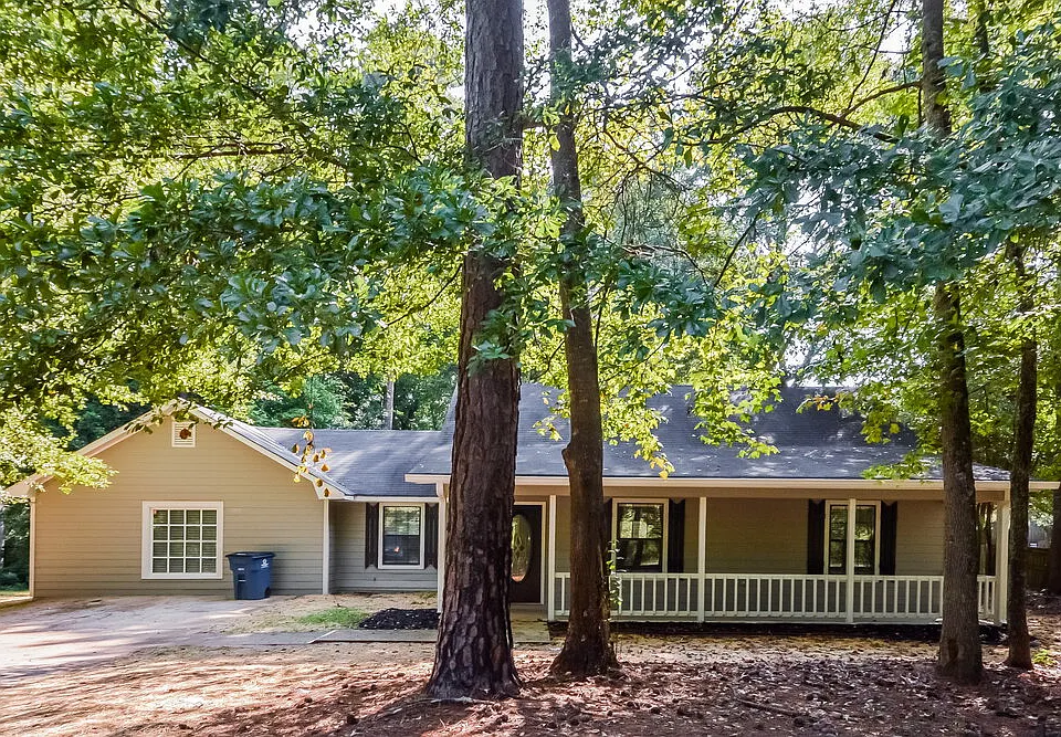 400 Willow Ln