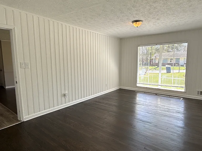 850 King Rd — Photo 6