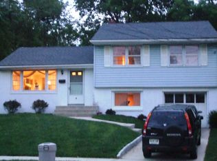 9 Valley View Ct, Hamilton, NJ 08620