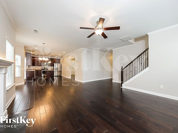 3rd image of 132 Bethel Oaks Ct