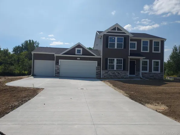 7333 Geraldine Cir, Swartz Creek, MI 48473