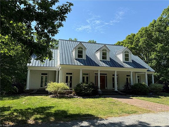 3rd image of 600 Barney Rd