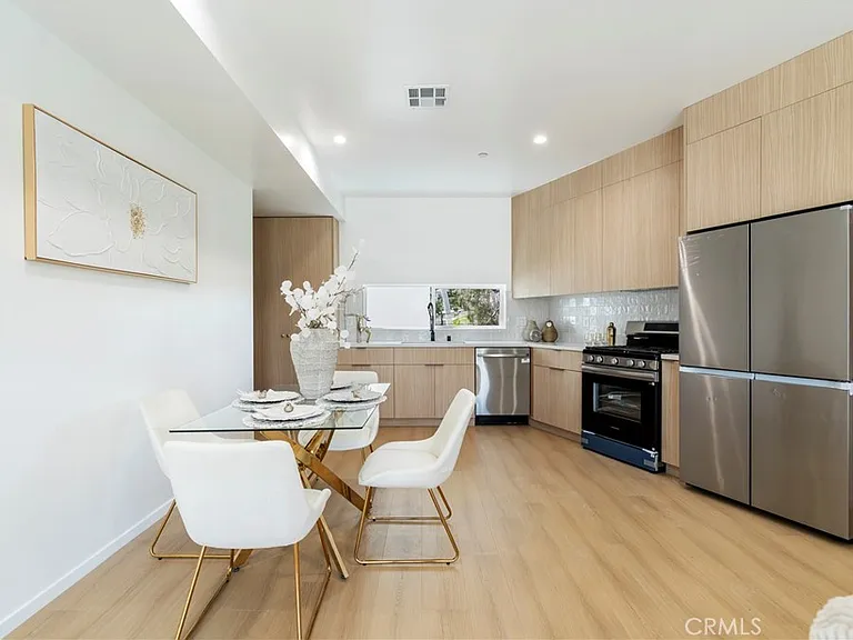 2515 Alsace Ave — Photo 7