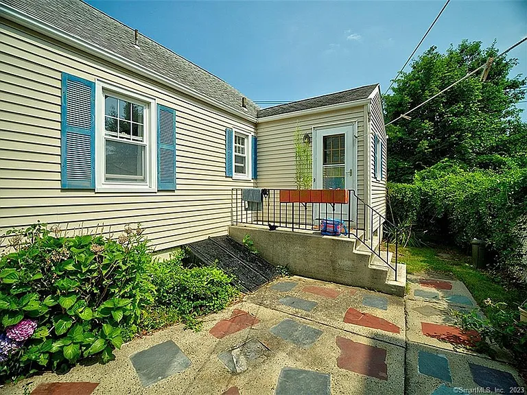30 Seaview Ave — Photo 8