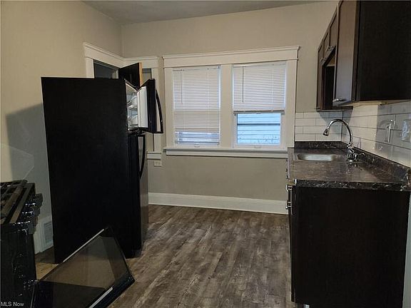 5th image of 2831 Avondale Ave #1
