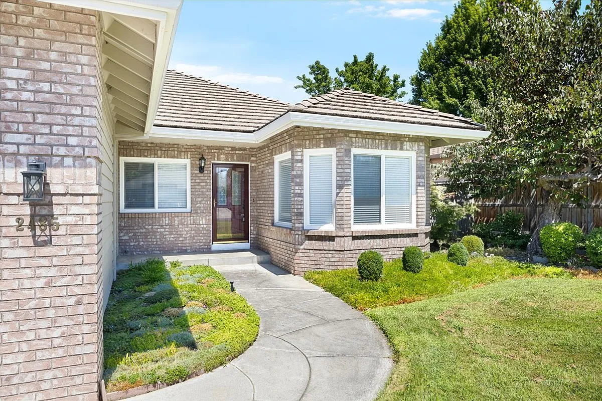 671, ID # 2485 Greenfield Court - 1 — Photo 4