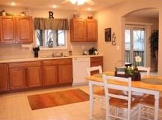 413 Grandview Dr, Le Roy, IL 61752