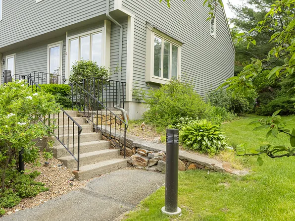 14 Deer Path APT 6, Maynard, MA 01754