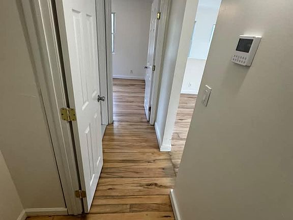 4th image of 33 Kennedy Dr