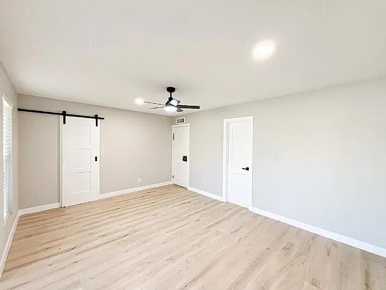 1st image of 119 Osborne Ter #142