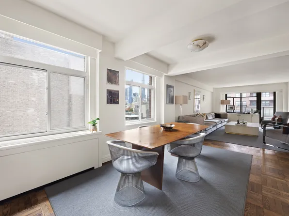 715 Park Avenue image 1 of 11