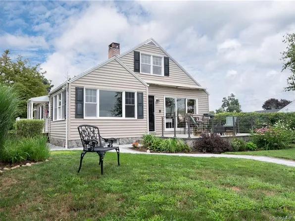 12 Lakeview Road, Brookfield, CT 06804