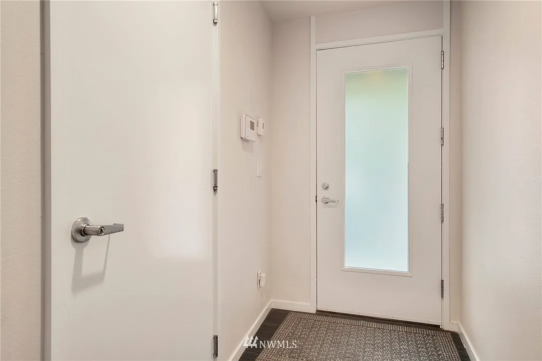 2 bed, 1200 sqft, $3,400 — Photo 2