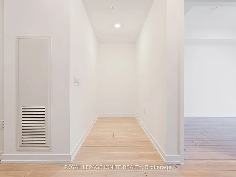 500 Dupont St #510 — Photo 7