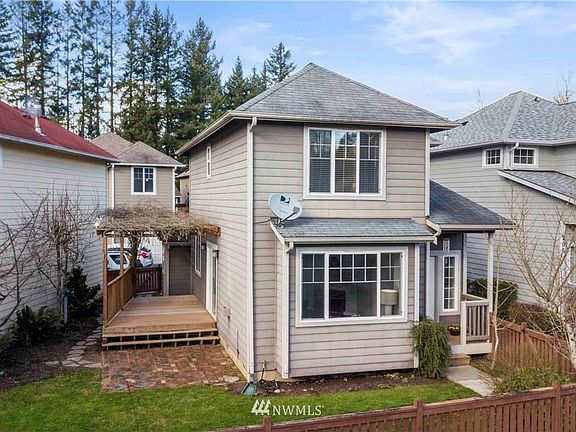 2nd image of 25123 Roberts Dr Unit 203