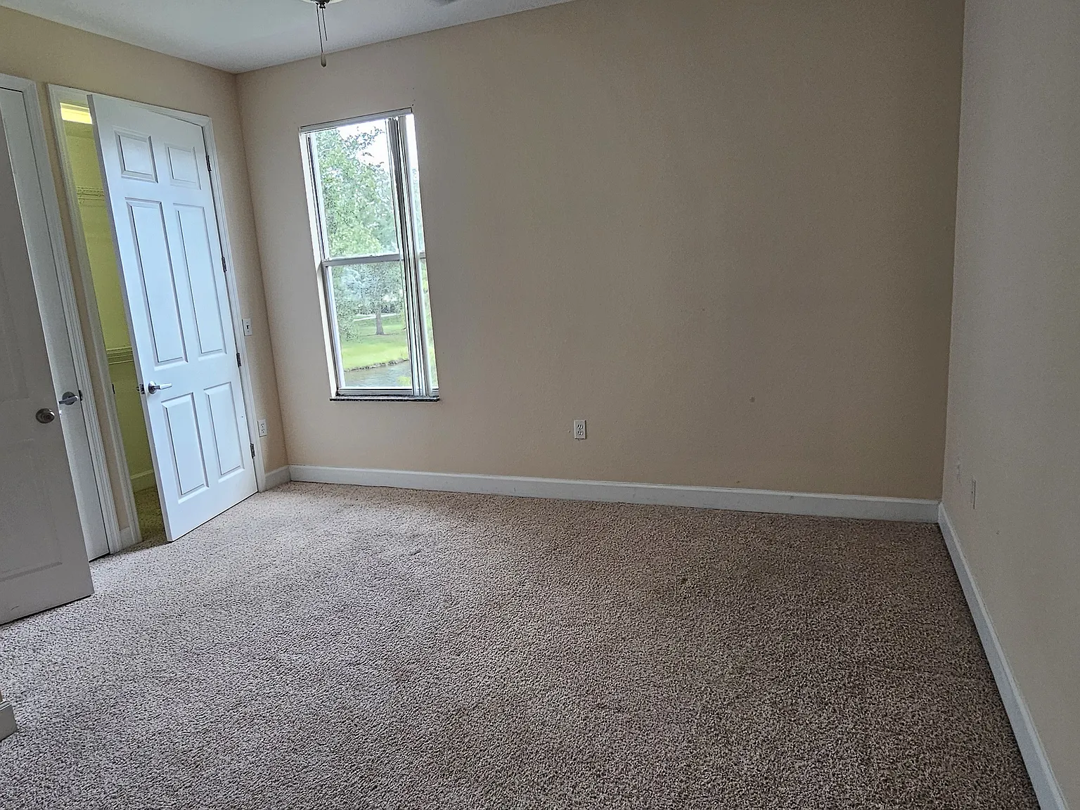 3 bed, 2.5 bath, 1512 sqft, $2,000 — Photo 2