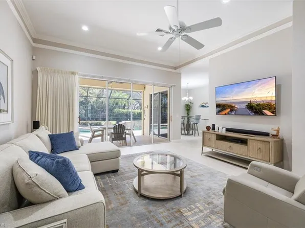 16213 Parque LN, NAPLES, FL 34110