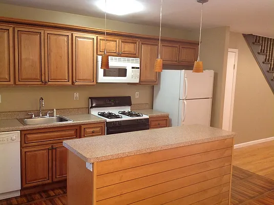 Rented by Realty Collective | media 34