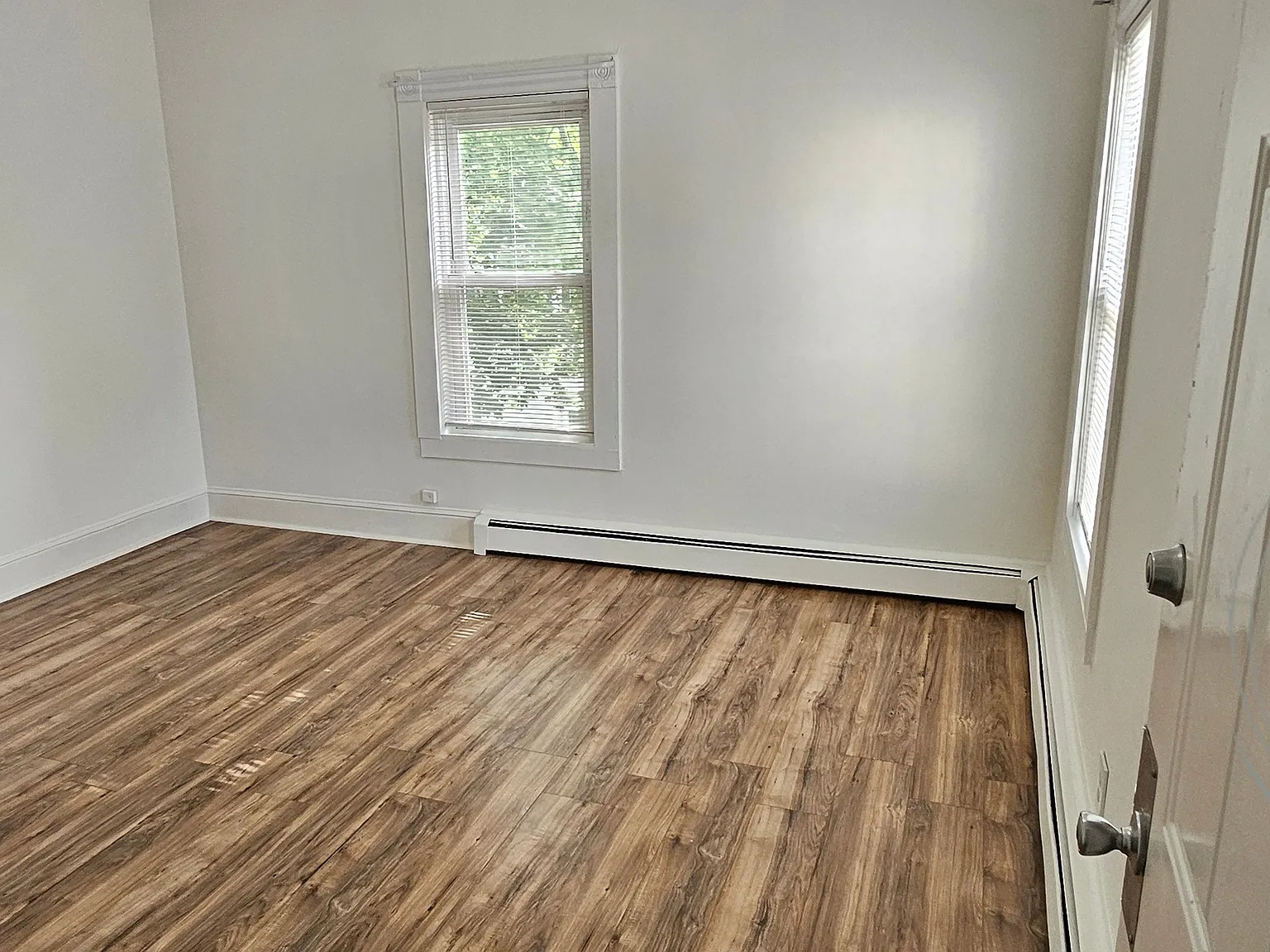 3 bed, 1050 sqft, $2,100 — Photo 1