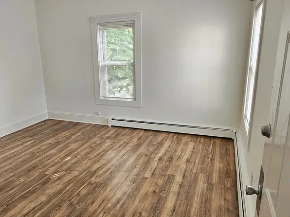3 Esther St #2, Worcester, MA 01607