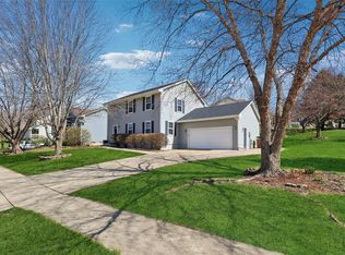 1815 NW 90th St, Clive, IA 50325
