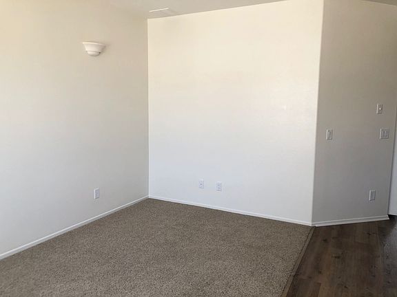 4th image of 1073 N Ventura Ave #201