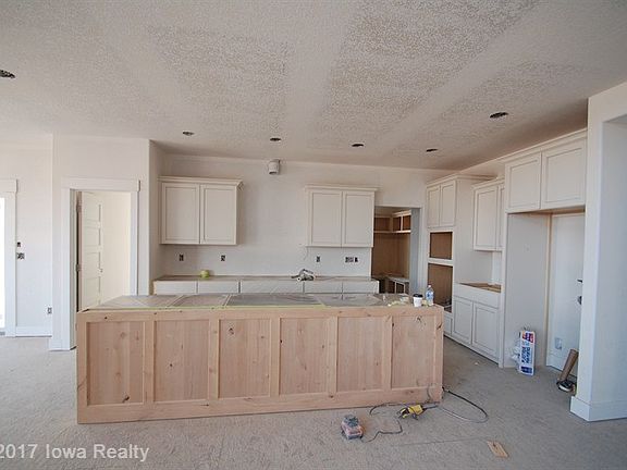 4th image of 8001 NW 104th Ct
