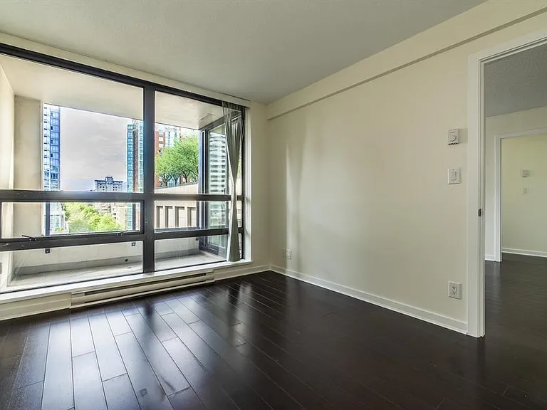 933 Hornby St #809 — Photo 8