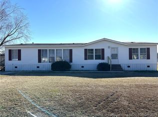 25 Conatser Dr, Parkton, NC 28371