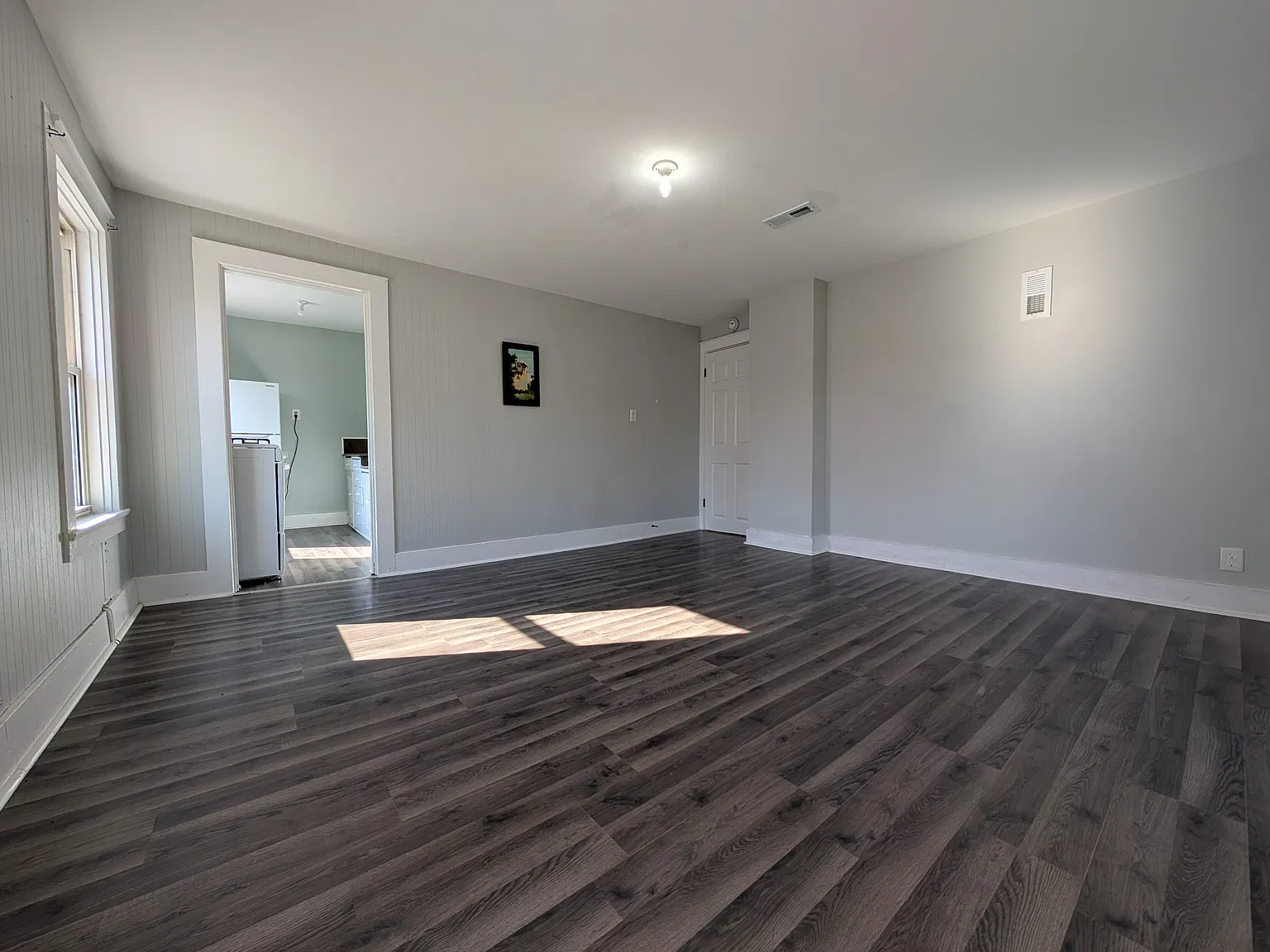 2 bed, 700 sqft, $900 — Photo 2