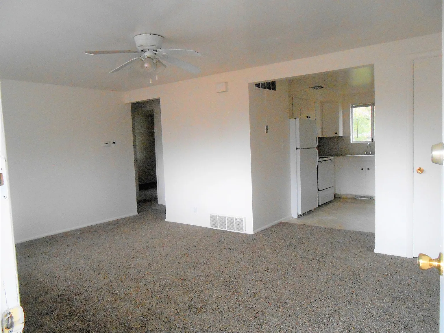 2 bed, 600 sqft, $1,200 — Photo 3