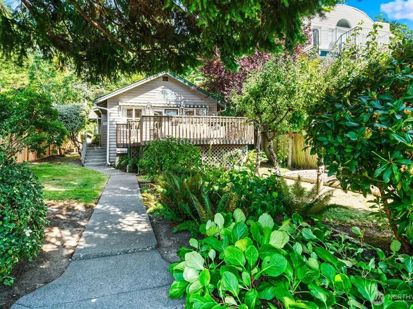 4018 59th Avenue SW, Seattle, WA 98116