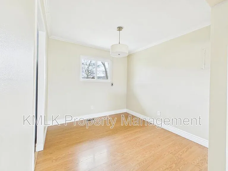 3434 Lawndale Dr — Photo 9