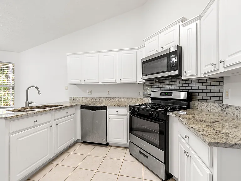 1450 Wilkes Crest Dr — Photo 8