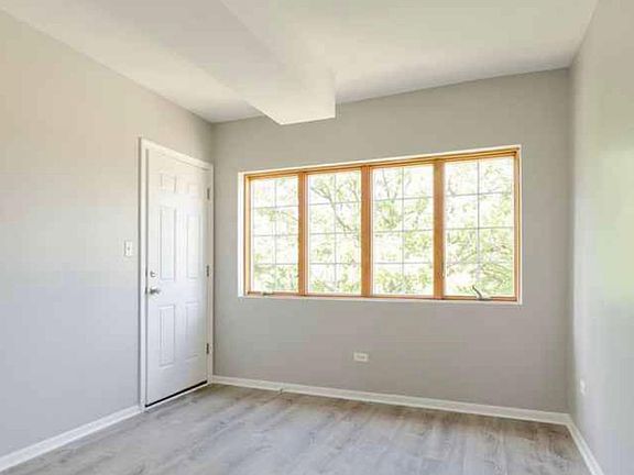 2nd image of 401 W Winneconna Pkwy #3