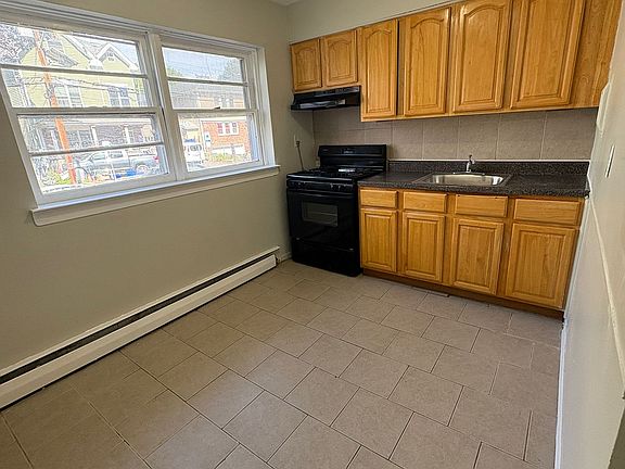 2nd image of 48 Carteret St #17A