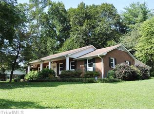 4400 Driftwood Dr, Clemmons, NC 27012