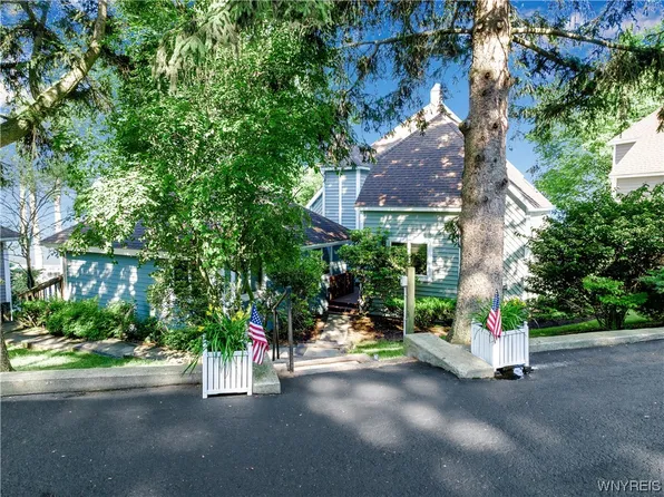 10 Shore Dr, Dewittville, NY 14728