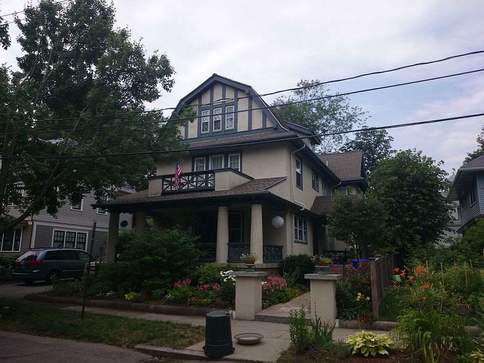 2nd image of 47 Crowninshield Rd