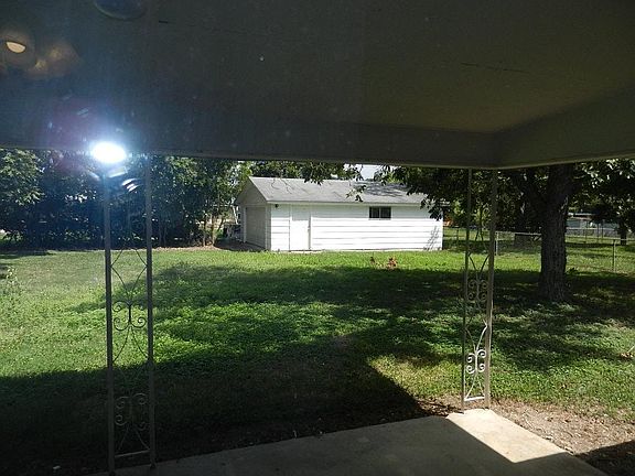 detached garage