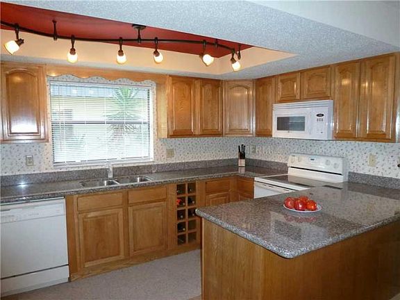 5th image of 9410 Tradewinds Ave