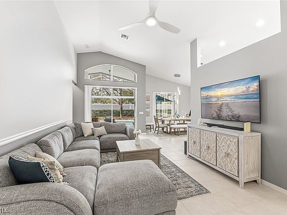 3rd image of 9004 Springview Loop