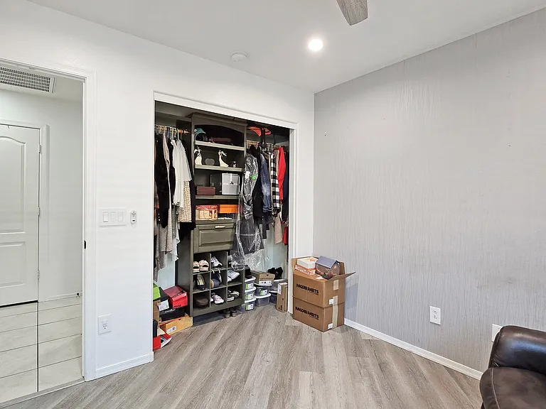 3913 S 185th Ln — Photo 24