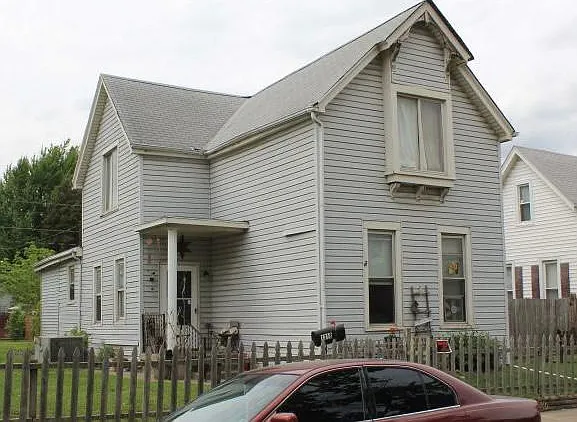 4 bed, 2000 sqft, $895 — Photo 1