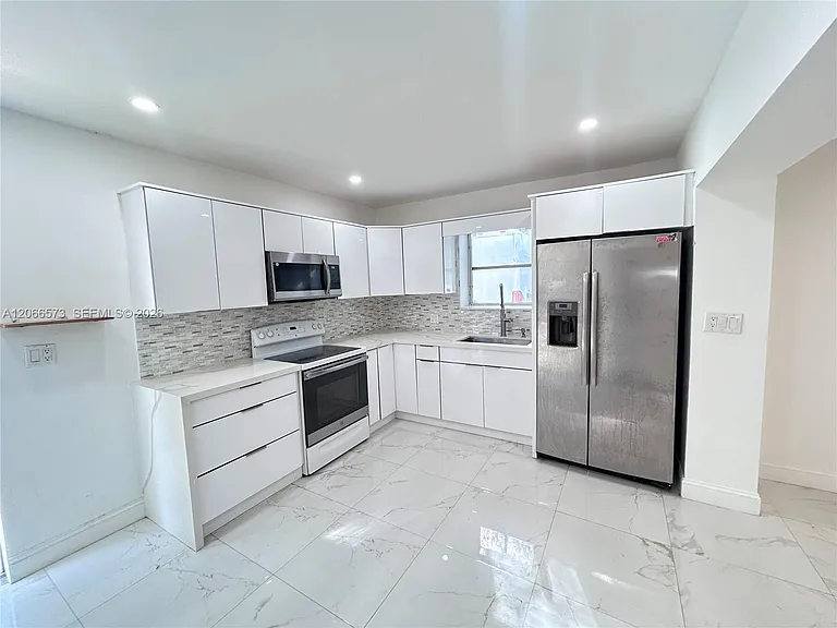 1543 NE 144th St #1 — Photo 16