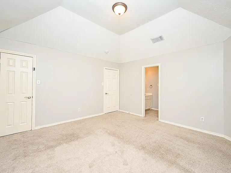 8135 Cove Timbers Ln — Photo 25
