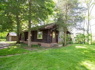 2908 E Riverside Rd, Buchanan, MI 49107