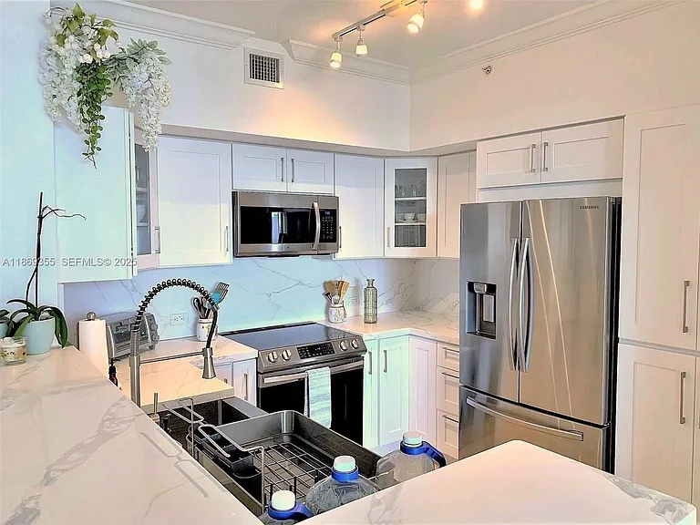 2080 S Ocean Dr #Penthouse 3 — Photo 6