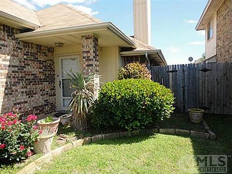 2nd image of 2070 Arbor Creek Dr APT B